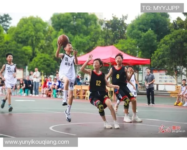 冠县明星篮球队奋勇争先展现青春风采助力地方体育发展与文化传承